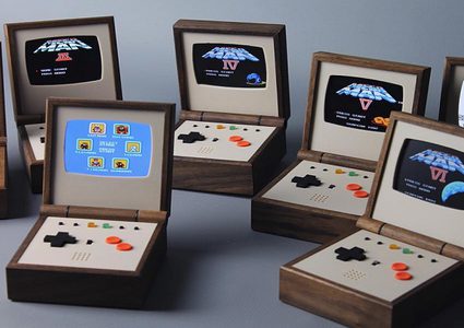 فنان يعيد لنا ذكريات الماضي في تحف من الخشب (صور)