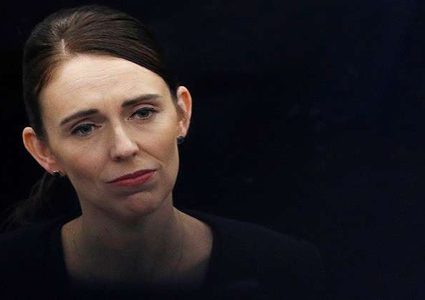 رئيسة وزراء نيوزيلندا تعلن رفع الأذان والوقوف دقيقتي صمت