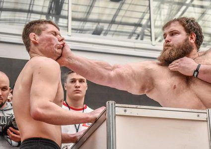 بطولة "الصفع" تنطلق لأول في سيبيريا.. والجائزة صادمة!