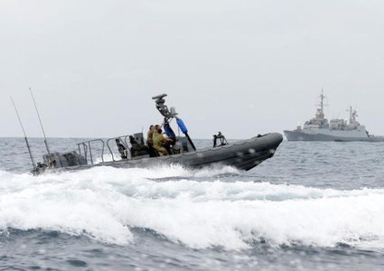 الاحتلال يعتقل صيادين قبالة سواحل القطاع