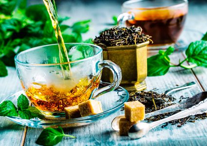 شرب المشروبات الساخنة يسبب هذا النوع من السرطان