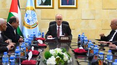 الحمد الله يستقبل وفدا من وجهاء مدينة نابلس