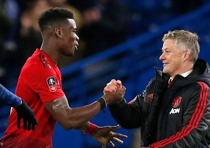 بوغبا "يتغزل" في خليفة مورينيو