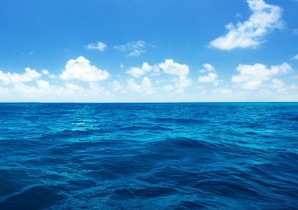 علماء يكتشفون طريقة لتحويل مياه البحر العادية إلى وقود الهيدروجين