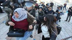 الاحتلال يمنع احتفالا نسويا بيوم الأم وسط القدس
