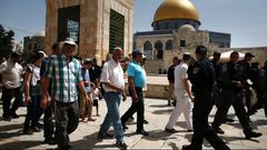 عشرات المستوطنين يقتحمون الأقصى تحت حراسة جنود الاحتلال