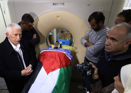 جانب من وداع الشهيد " احمد مناصرة " في مستشفى بيت جالا