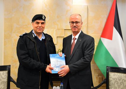 الحمد الله يتسلم التقرير السنوي للشرطة لعام 2018