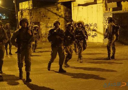 حملة اعتقالات ومداهمات بالضفة