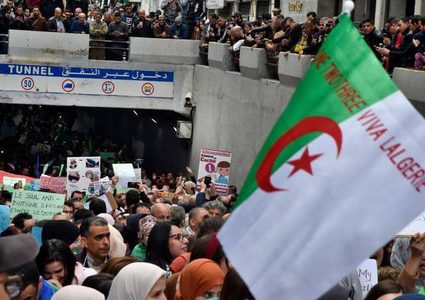 الجزائر.. شلل بوسائل النقل قبل مظاهرات الجمعة الخامسة