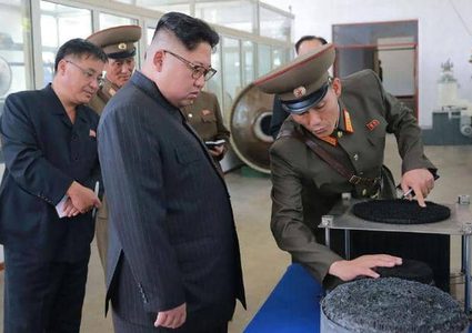 الزعيم الكوري يعاقب مصوره الشخصي لهذا السبب