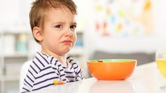 أخطاء تقتل شهية طفلك