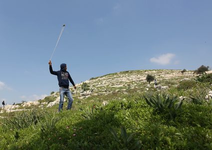 مواجهات بين الفلسطينيين وجنود الاحتلال في كفر قدوم