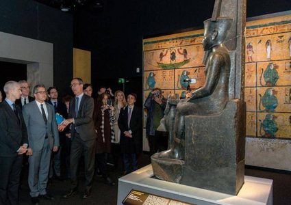 توت عنخ آمون في باريس ومصر تكشف النقاب عن آثار جديدة