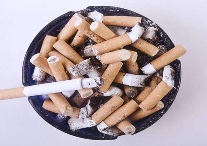 التدخين يحرم الشخص من تمييز الألوان