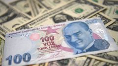 الليرة التركية تهوي من جديد مقابل الدولار