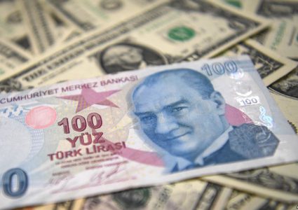 الليرة التركية تهوي من جديد مقابل الدولار