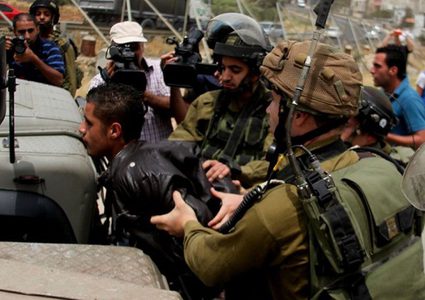 الاحتلال يعتقل شابا من برقين جنوب غرب جنين