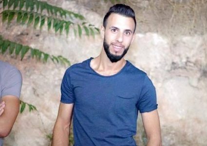 الرئيس يهاتف والد الشهيد أحمد مناصرة معزيا باستشهاده