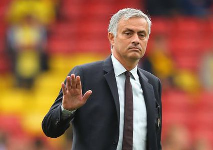 مورينيو يعلن العودة في يونيو مع نادٍ جديد