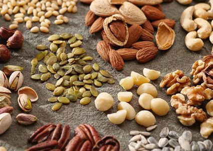 المكسرات.. مفعول سحري على الوظائف الإدراكية