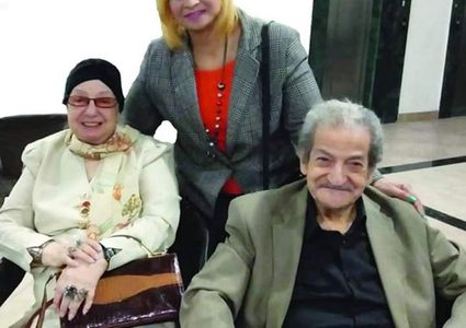 بعد حب دام 81 عاما.. زواج  صحفي من أديبة مصرية