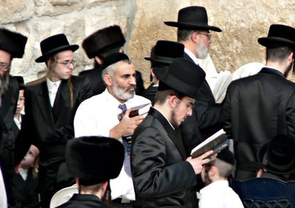 عشرات المستوطنين يستأنفون اقتحاماتهم الاستفزازية للمسجد الأقصى