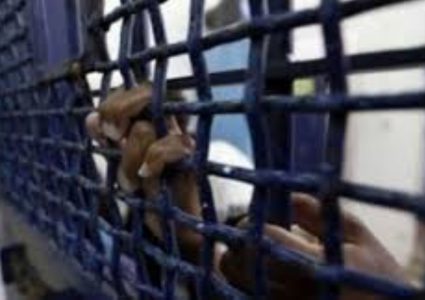 الأسرى في "عيادة الرملة" يواجهون الموت في كلِّ لحظة