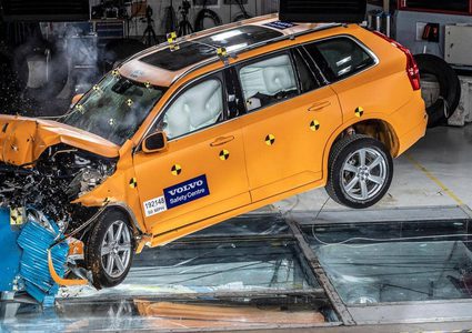 من أجل سلامتهم.. سيارة جديدة تعصي أوامر السائقين