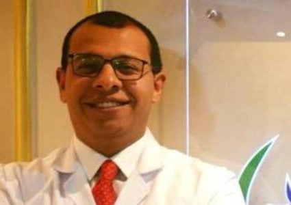 طبيب مصري يصبح "مرجعا عالميا" في علاجات الليزر