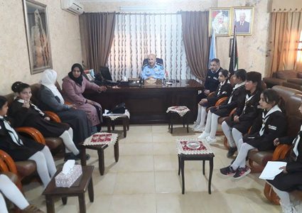 الشرطة تستقبل وفدا من طالبات مدرسة بنات بردلا الثانوية