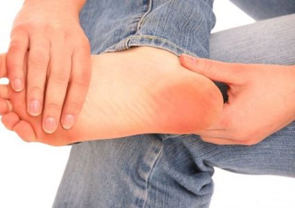 اسباب النقرس منها زيادة حمض اليوريك في الدم