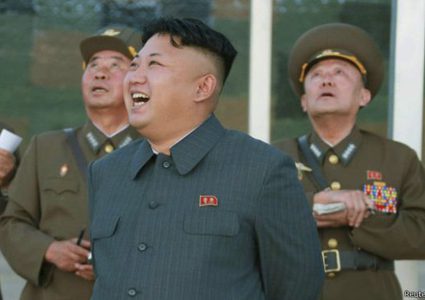 "كيم جونغ" يقسو على مصوره الخاص لسبب غريب!