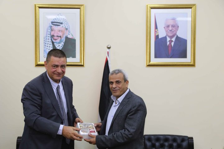 ممثل دولة رومانيا يطلع على واقع محافظة قلقيلية