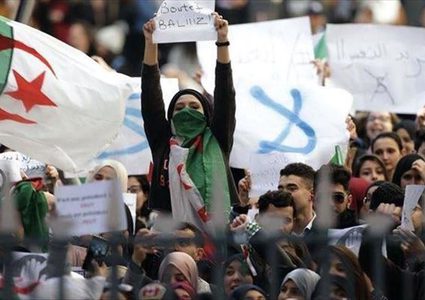 الجزائر.. الحزب الحاكم يطالب بانتخابات رئاسية