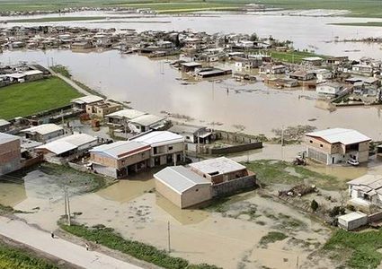 فيضانات تجتاح محافظة شيراز في إيران