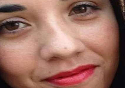 بطريقة بشعة.. كلبان يقتلان صاحبتهما الشابة