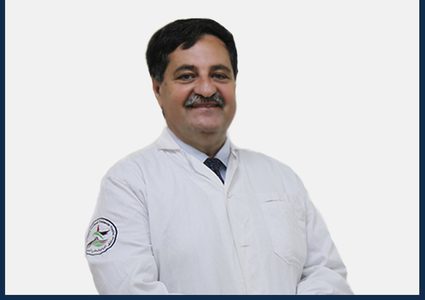 من هو مدير مستشفى النجاح الوطني الجديد د.رياض عامر؟