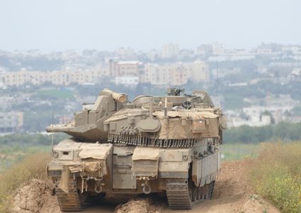 الاحتلال يرسل تعزيزات عسكرية للحدود مع قطاع غزة