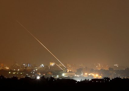 الإعلام العبري يزعم إطلاق صاروخ من غزة تجاه أشكول