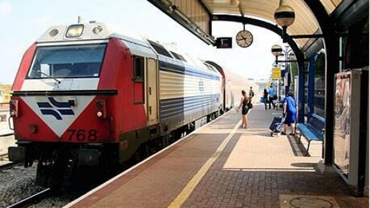 قوات الاحتلال تسمح بعودة حركة القطارات الى مناطق الجنوب