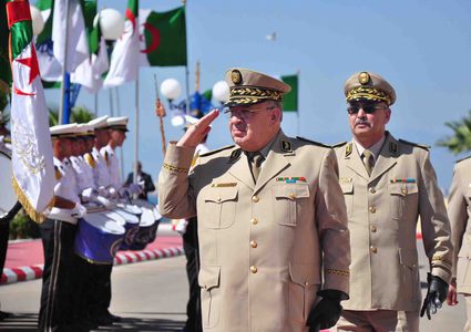 الجزائر.. قائد الجيش يطالب بإعلان بوتفليقة "غير لائق" بالمنصب