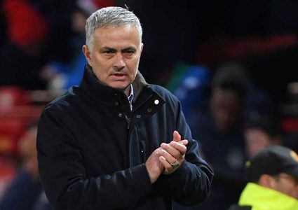 مورينيو يعرض خدماته على ناديين في "الدوري الأضعف"