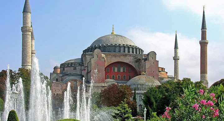 ردًا على أفعال ترامب.. تركيا تحول كاتدرائية صوفيا إلى مسجد