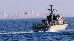 المقاومة تُطلق النار صوب زوارق الاحتلال