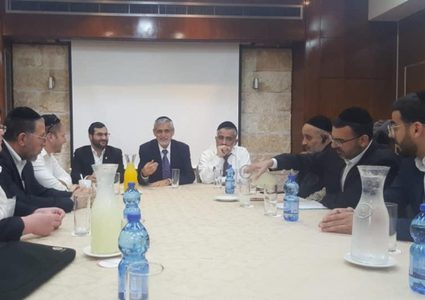 إيلي يشاي ينسحب من الانتخابات ويدعم "يهدوت هتوراه"