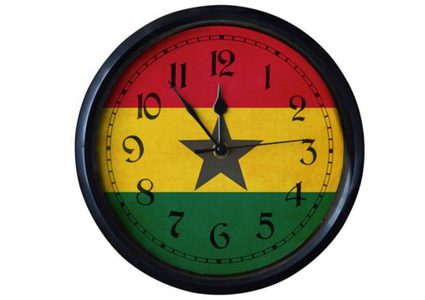 النظر فى الساعة يضيع الوقت.. دولة أفريقية لا تلتزم بالمواعيد..