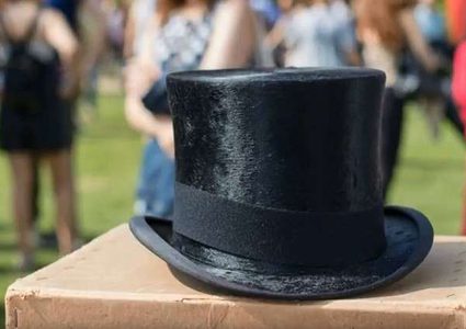 مقتنيات ثمينة لأشهر رئيس وزراء بريطاني في مكب للنفايات