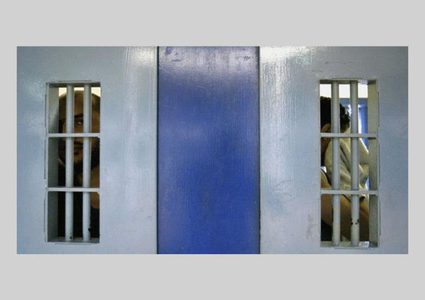 الاحتلال يعتبر عملية الطعن في سجن النقب "هجومًا إرهابيًا"