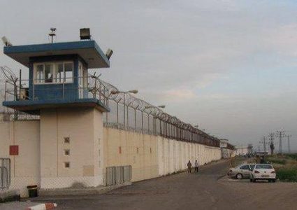 الاحتلال يمنع محاميا من زيارة الأسرى في سجن "إيشل"